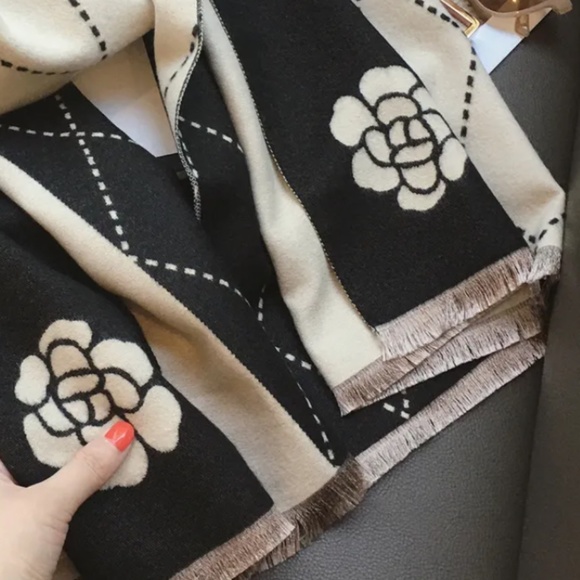 Cashmere scarf - Picture 3 of 4